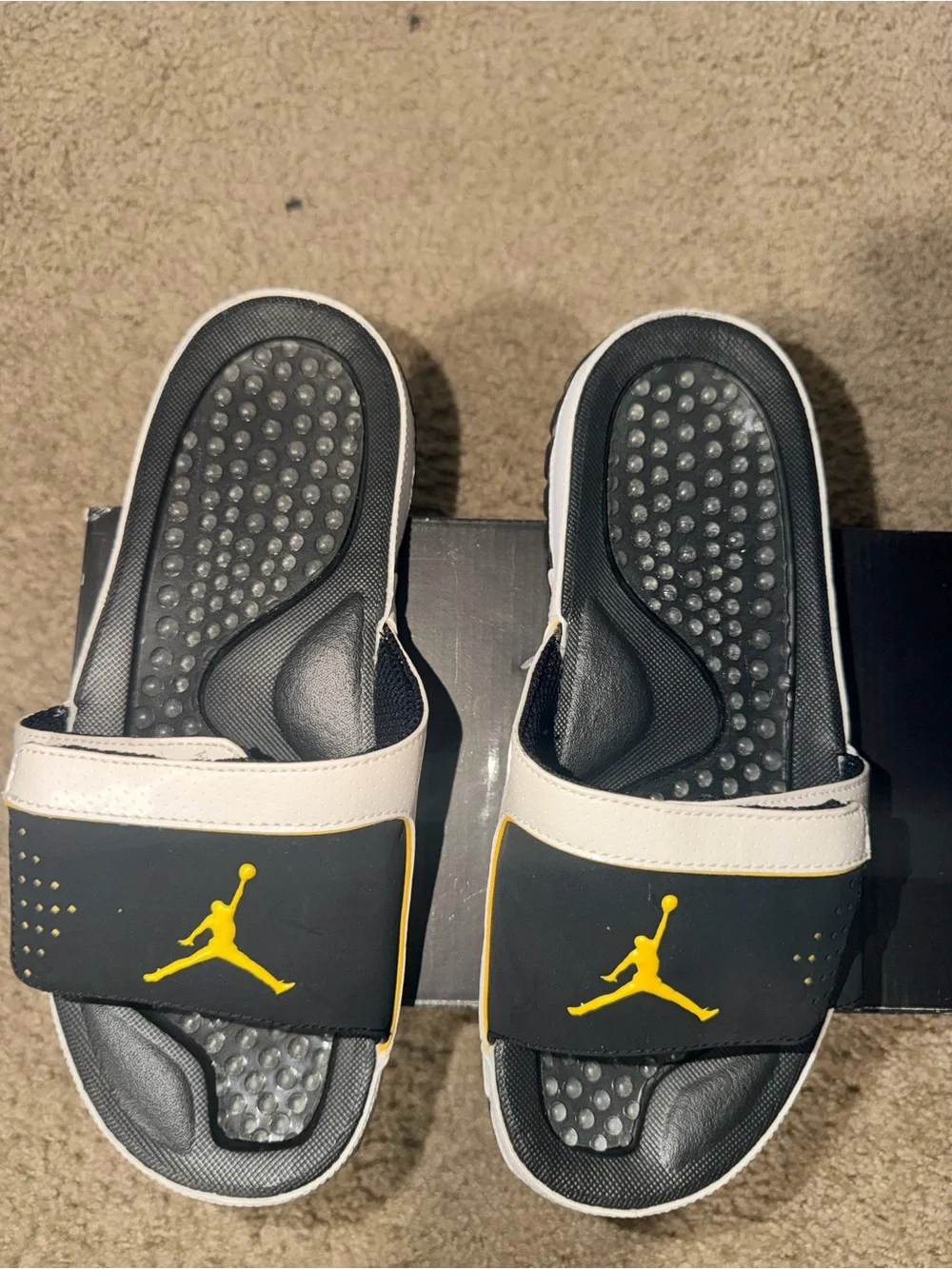 Nike Air Jordan Hydro VI 6 Slides Black White Varsity Maize Yellow Men’s Size 9